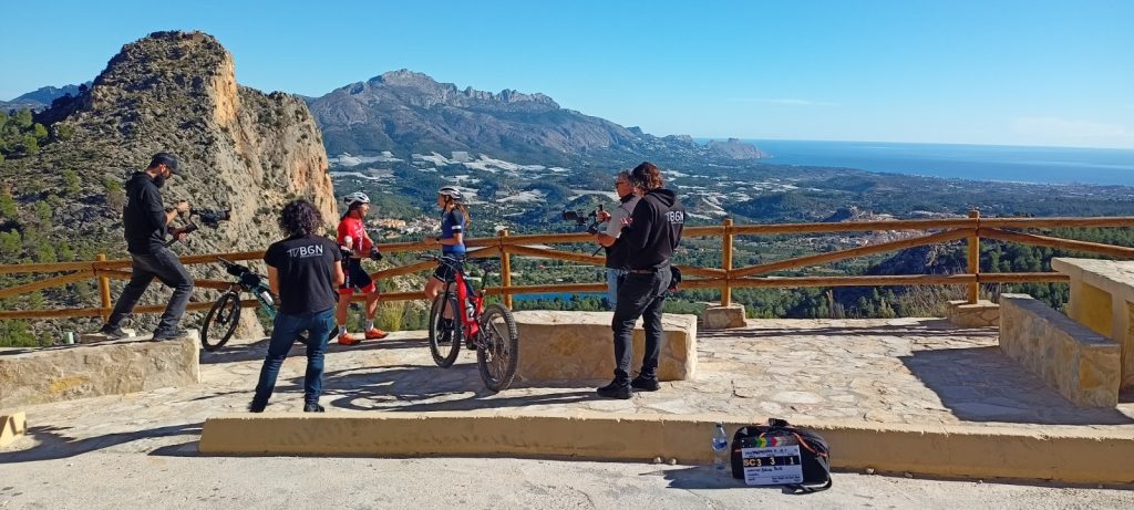 TVBGN productions - "Valencians sobre rodes": El nuevo viaje cicloturista de À Punt que redescubre la Comunitat Valenciana sobre dos ruedas Valencians sobre rodes TVBGN productions