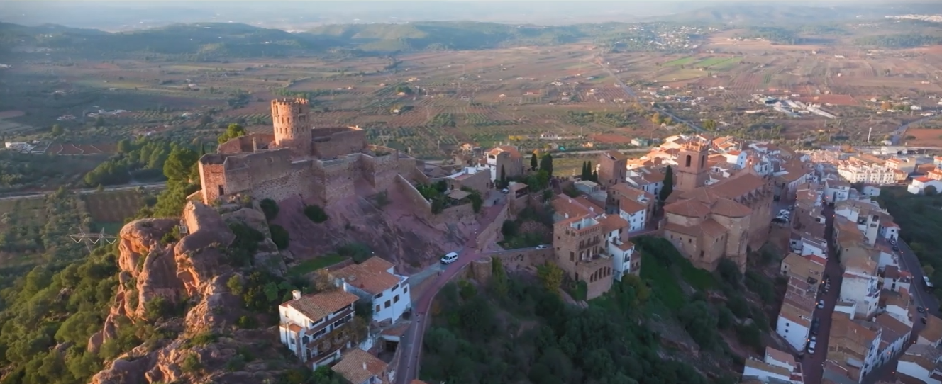 TVBGN productions - Valencians sobre rodes - Capítulo 6: L'Orde de Montesa y la costa virgen del Maestrat Valencians sobre rodes: la Vía Verde del Serpis con Gema Payá. Naturaleza, historia industrial y gastronomía de Cocentaina a Gandía